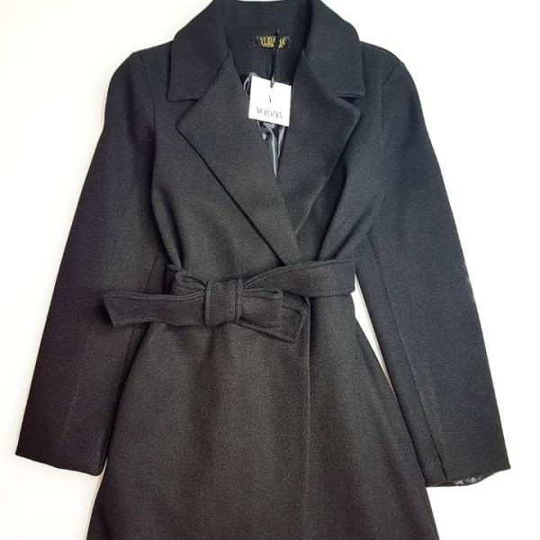 Cappotto Nero con Cinta Yurama Coat